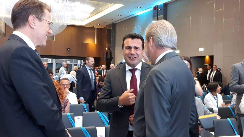 Hahn: Veliki dan za demokratiju u Makedoniji